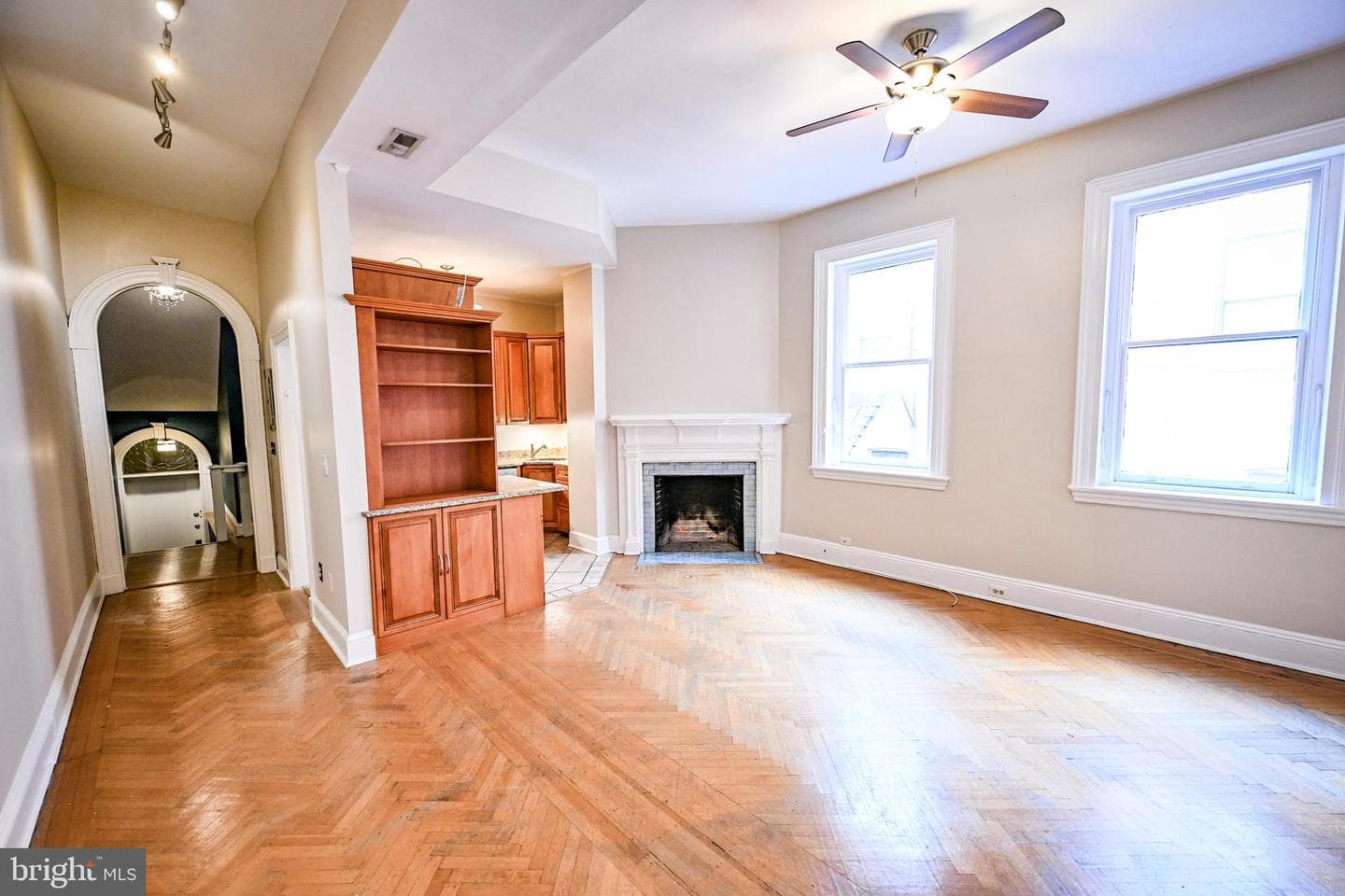 10 W Madison Street #21