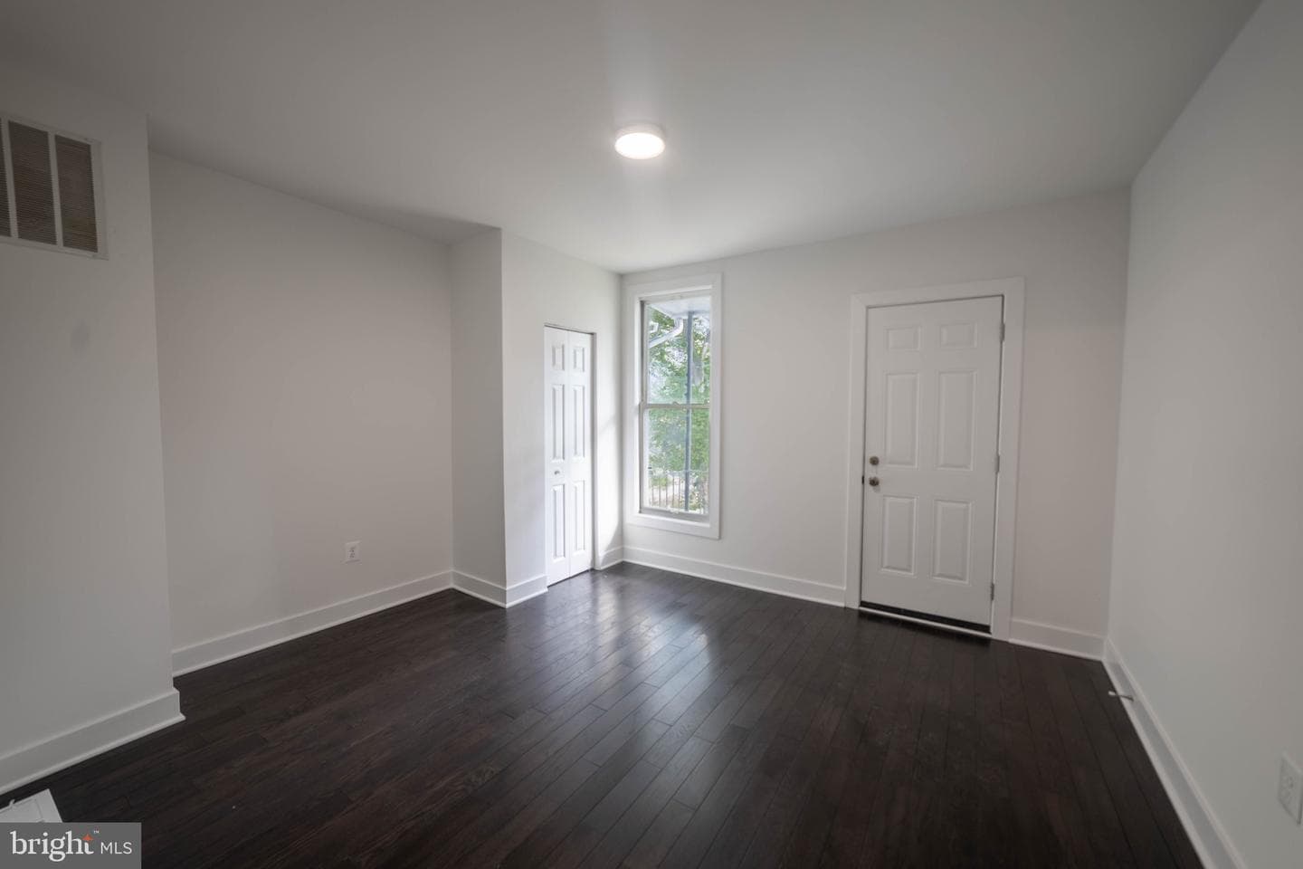 2721 W Mosher Street photo 9