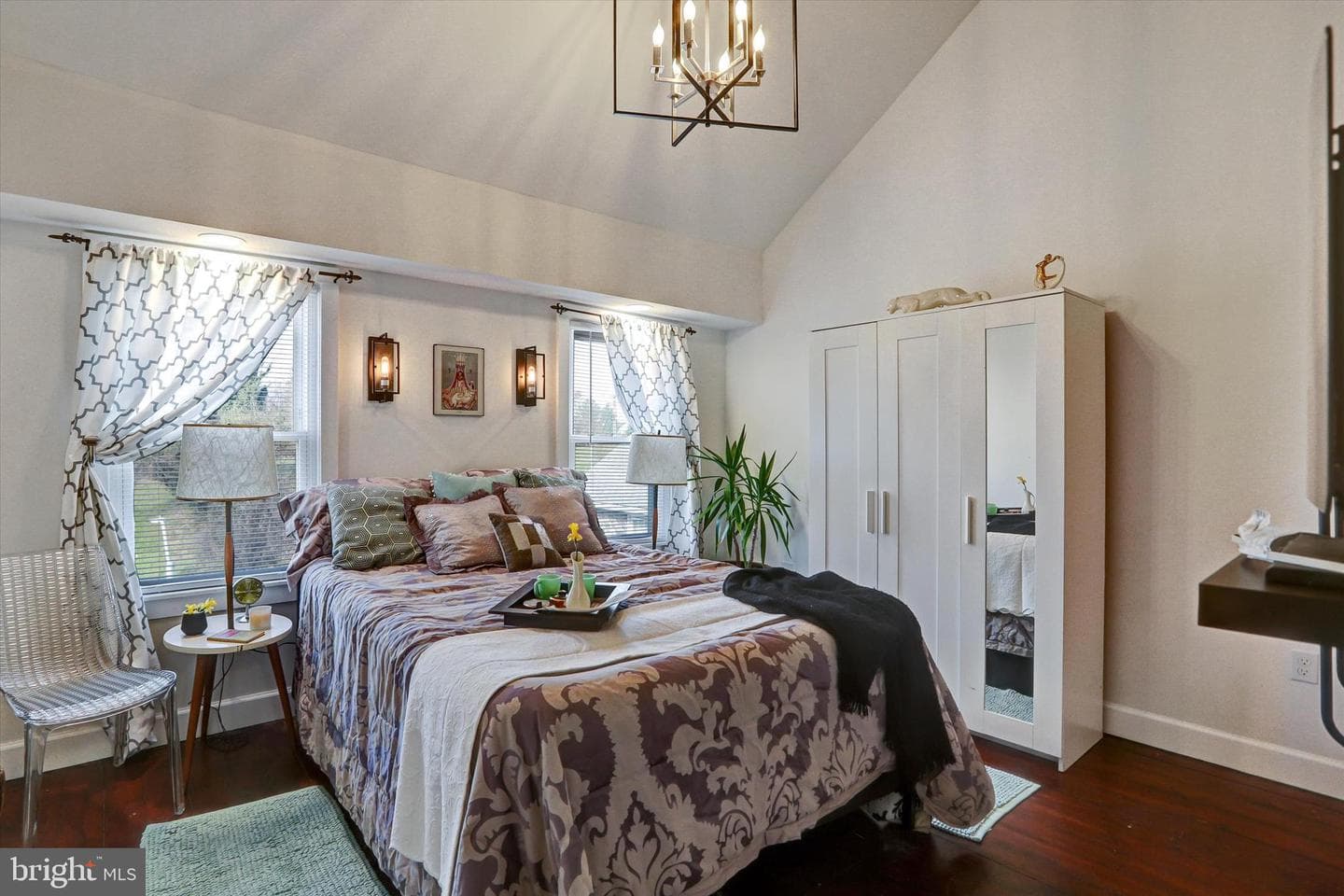 3355 Falls Road photo 11