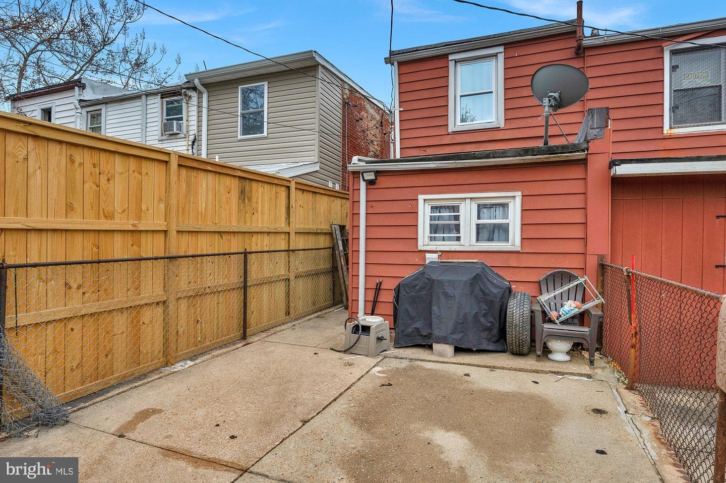 2230 Wilkens Avenue photo 23