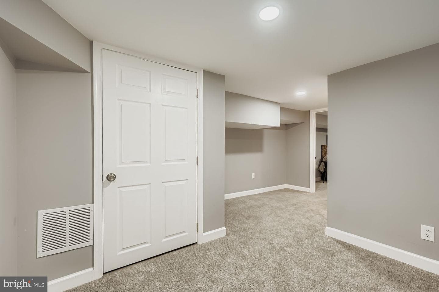 2225 Homewood Avenue photo 23