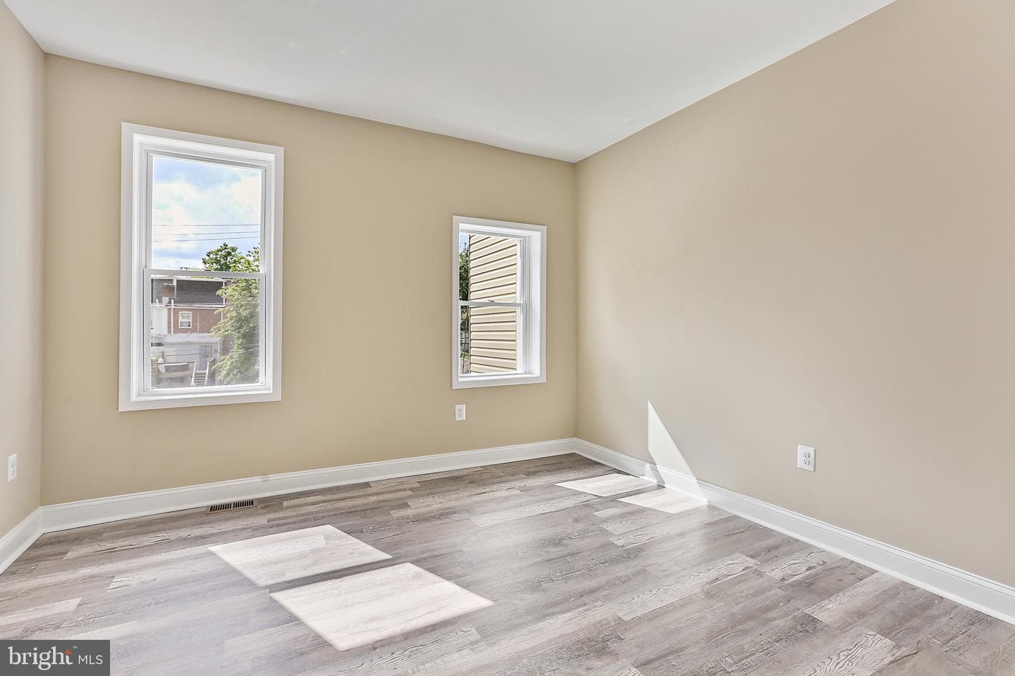 100 Collins Avenue photo 11