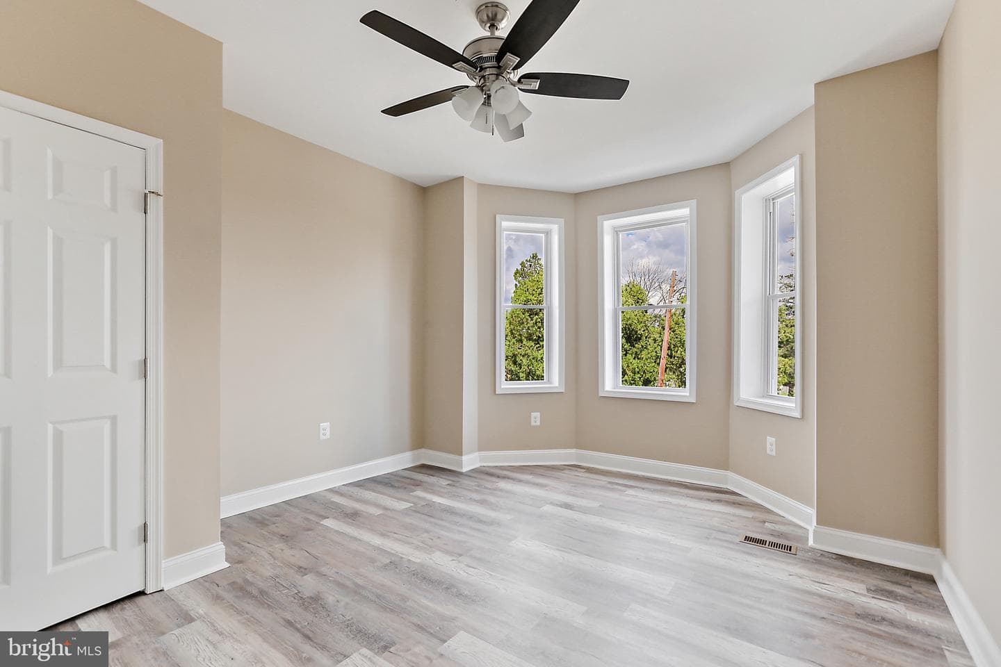 100 Collins Avenue photo 14