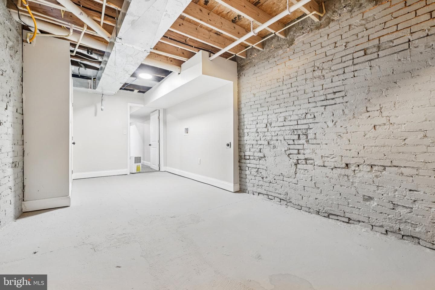 1610 N Bond Street photo 26