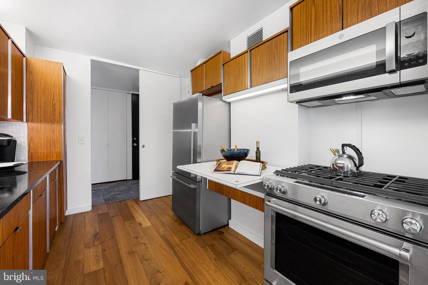 4000 N Charles Street #1414 photo 10