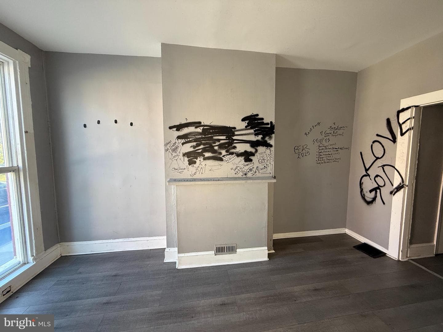 2422 Brentwood Avenue, Baltimore