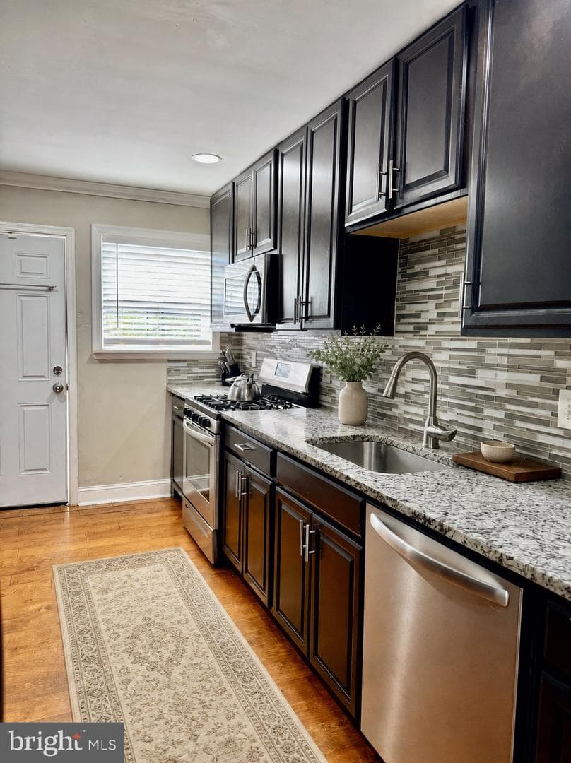 1019 W Fayette Street photo 12