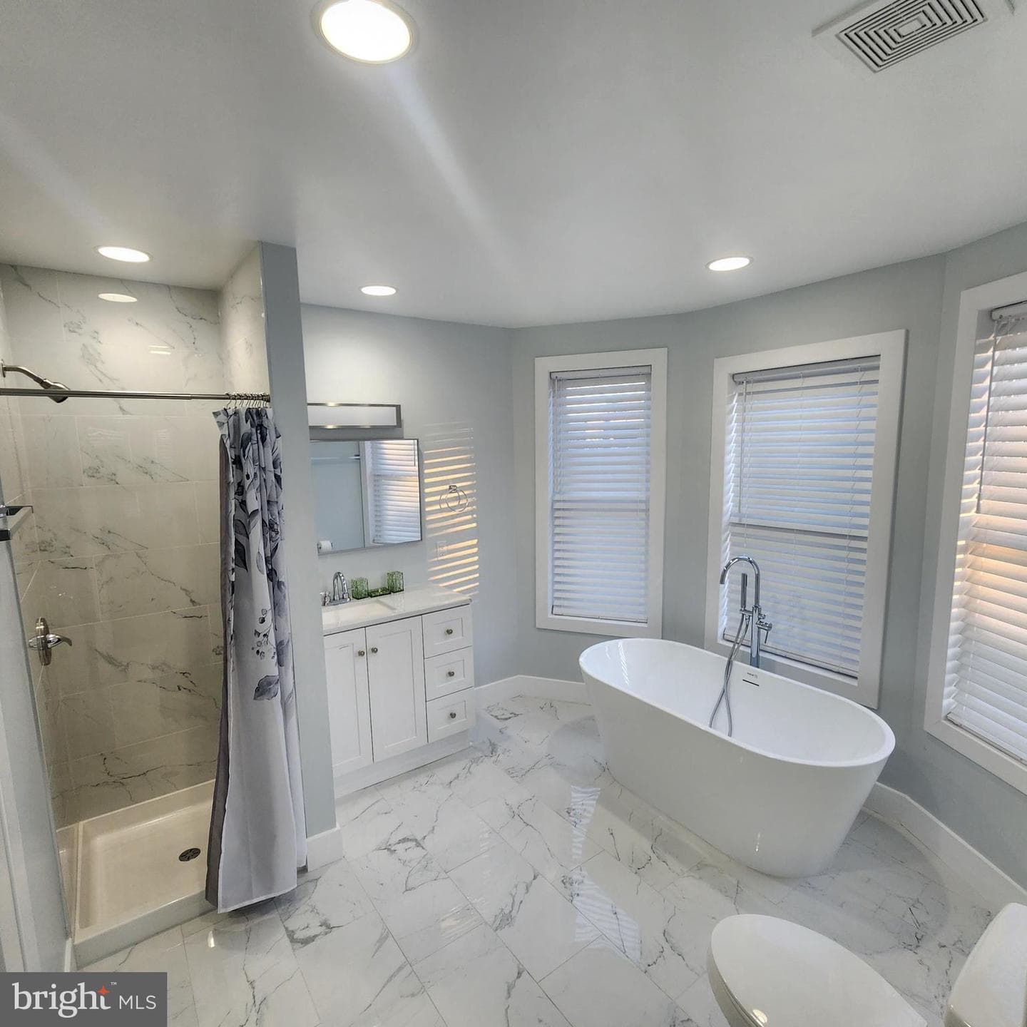 2751 Fenwick Avenue photo 14