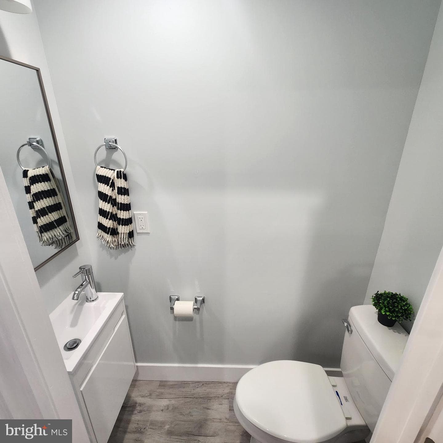 2751 Fenwick Avenue photo 7