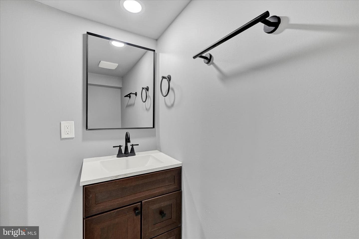 2905 Westfield Avenue photo 22
