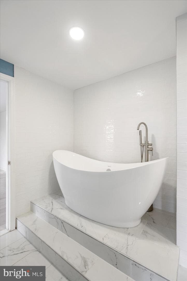 7111 Park Heights Avenue #305 photo 18