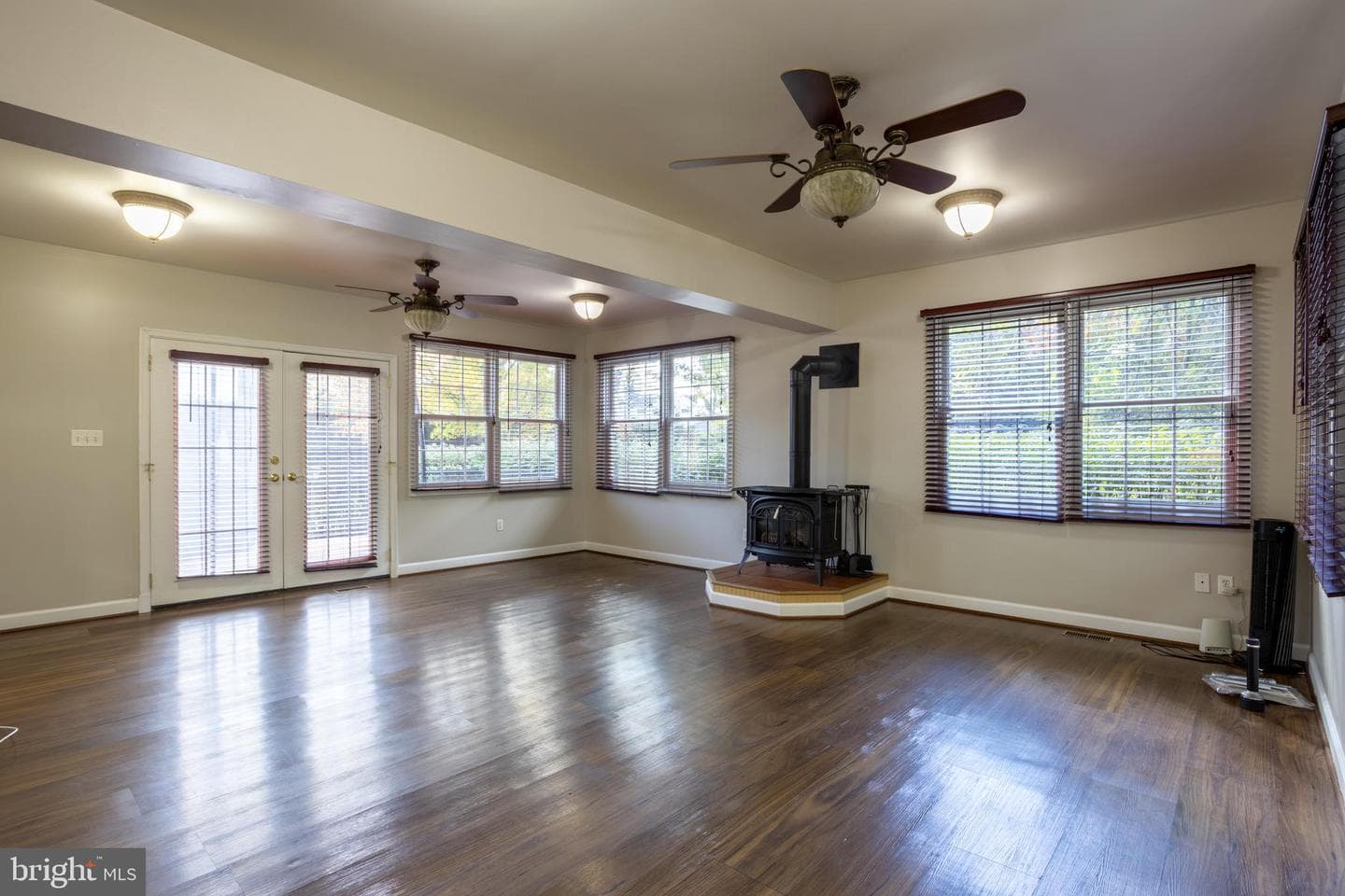 3306 Labyrinth Road photo 20