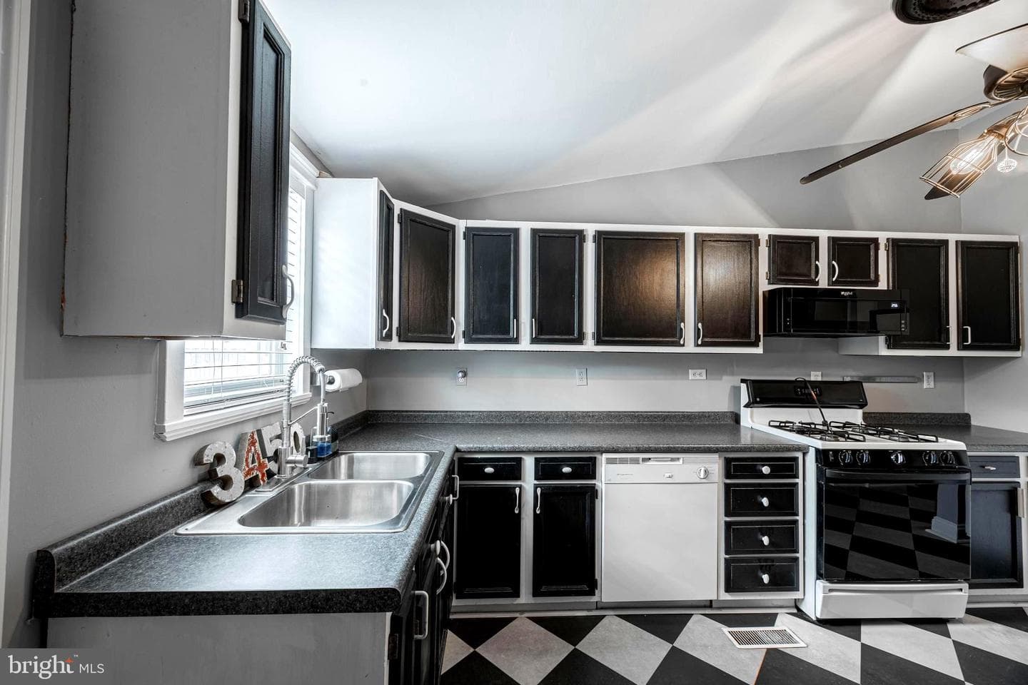 3450 Keswick Road photo 14
