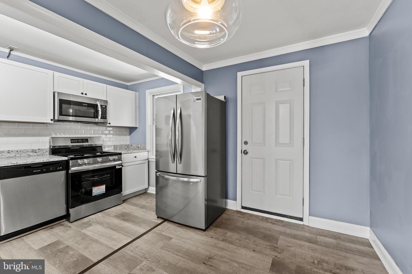 3693 Kenyon Avenue photo 7