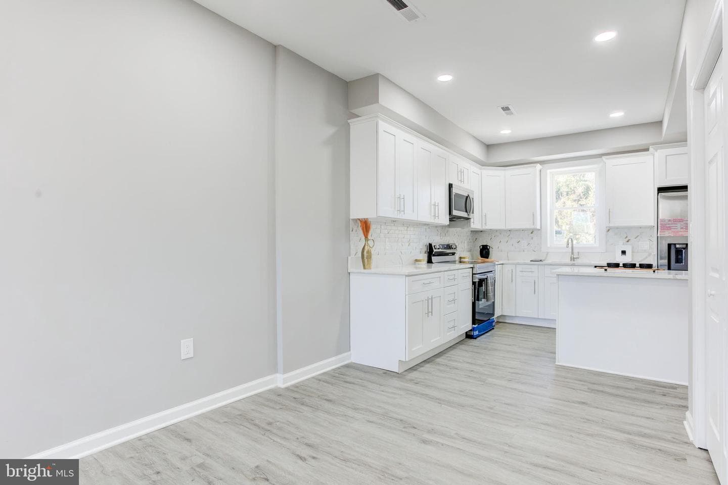156 S Hilton Street photo 13