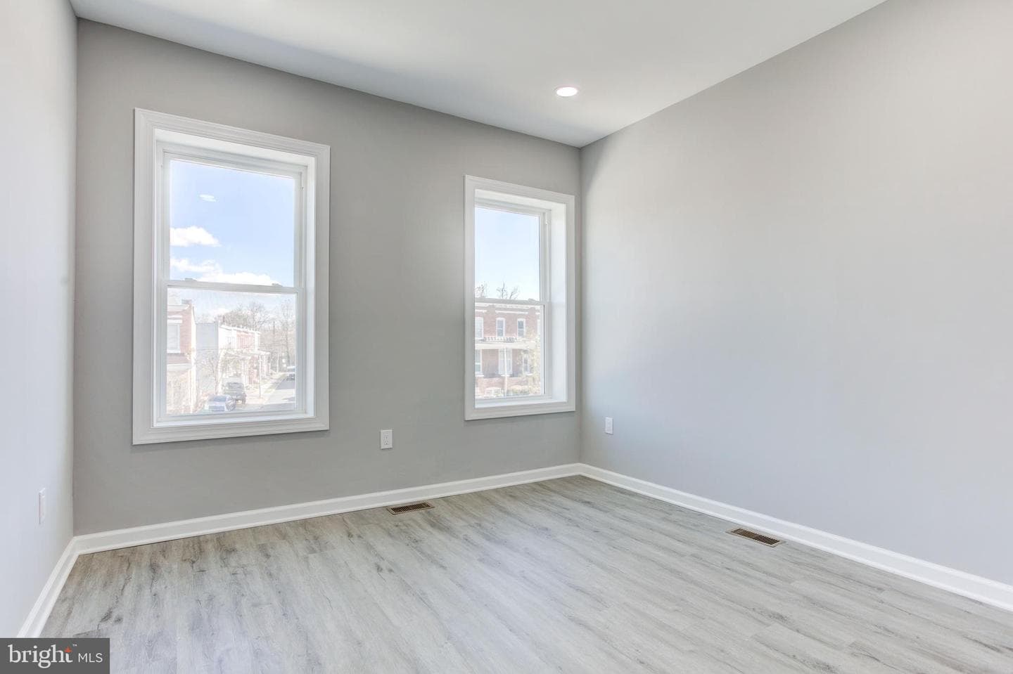 156 S Hilton Street photo 27