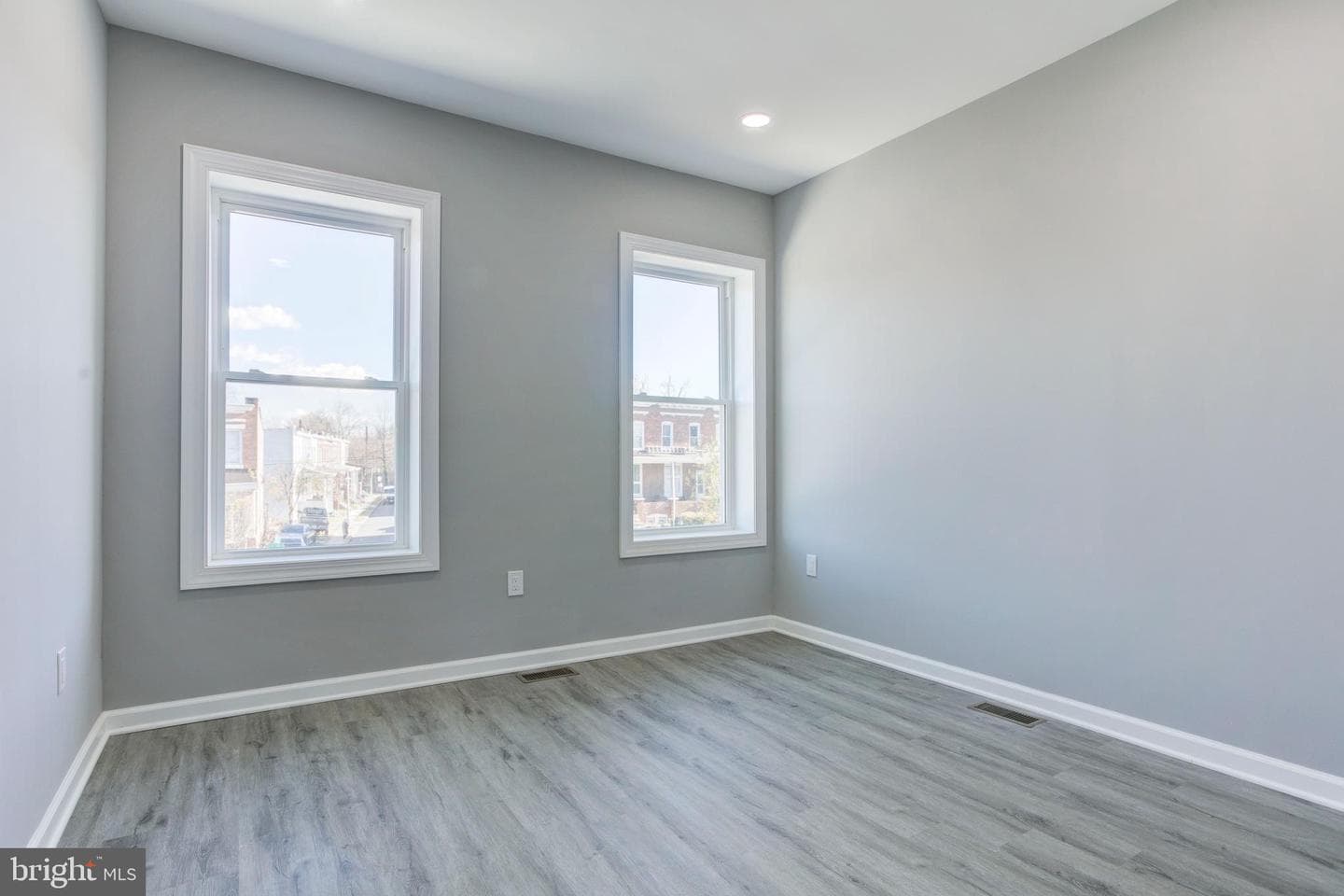156 S Hilton Street photo 28