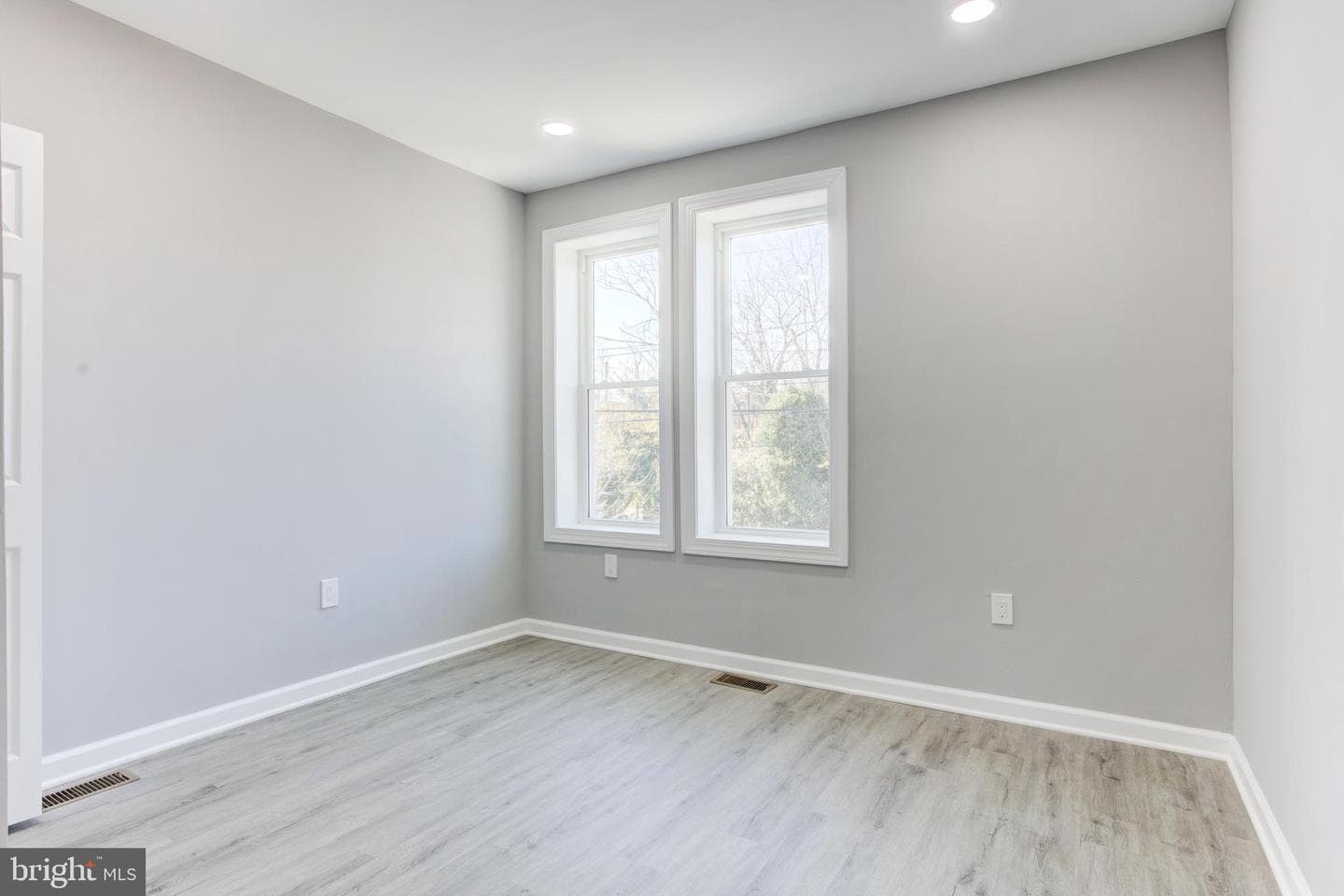 156 S Hilton Street photo 33