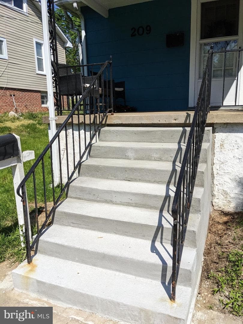 209 S Rock Glen Road photo 3