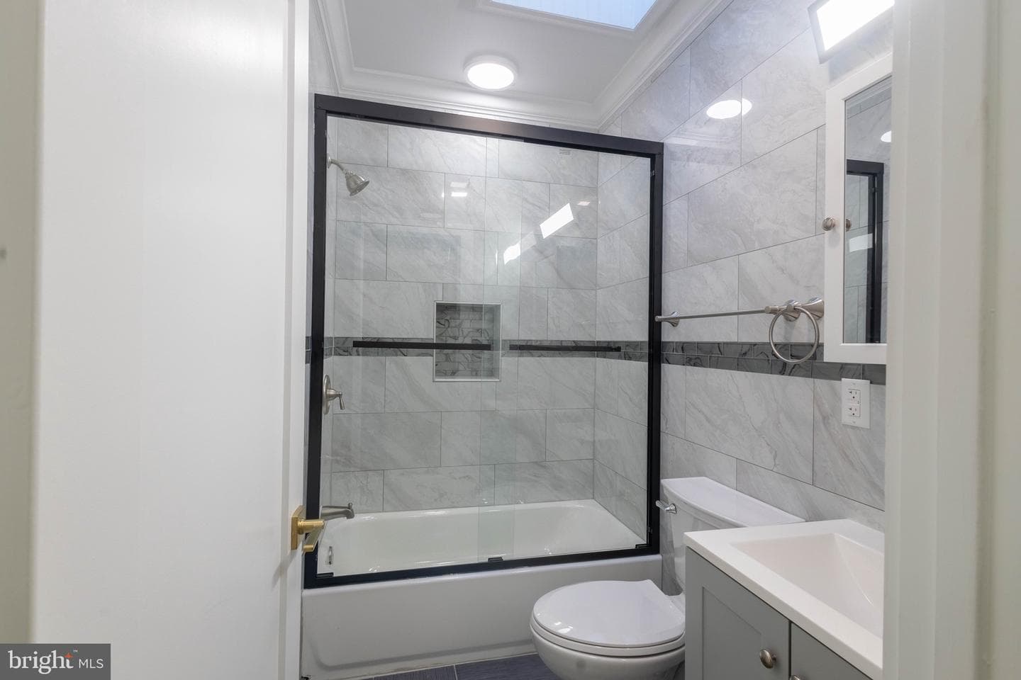 2846 Lake Avenue photo 10