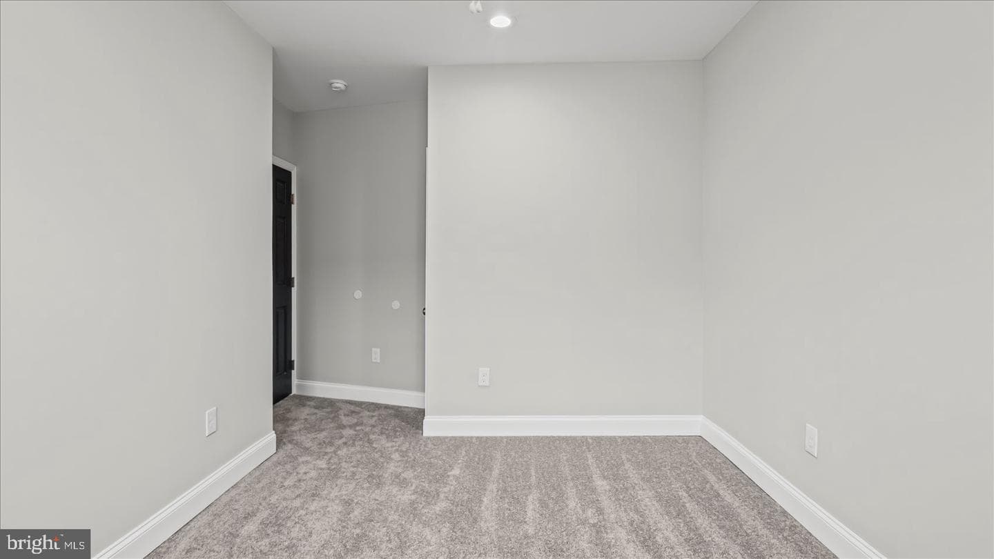 3223 Spaulding Avenue photo 21