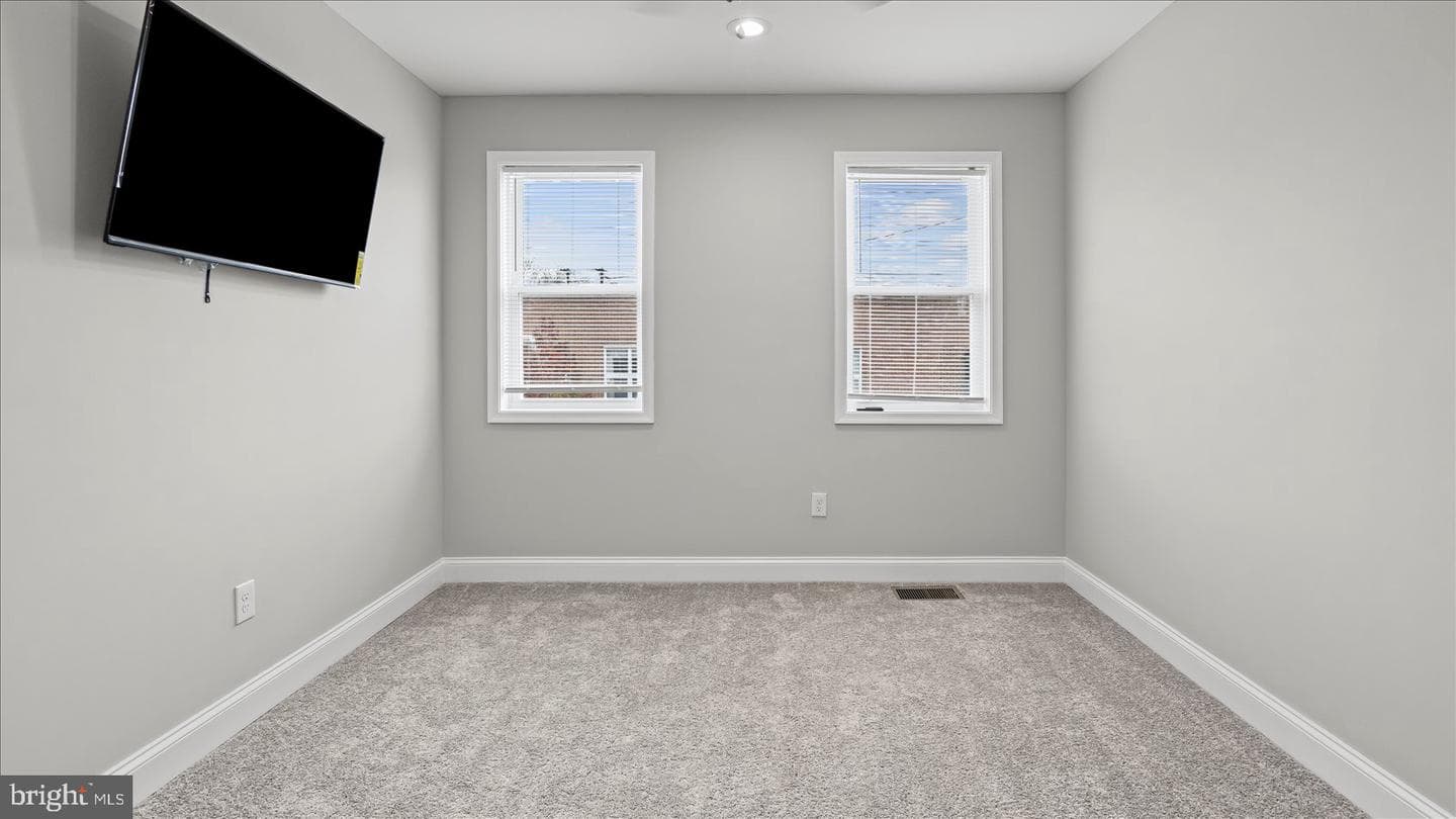 3223 Spaulding Avenue photo 25