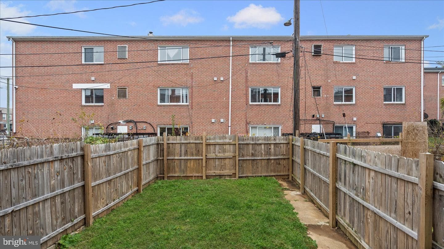 3223 Spaulding Avenue photo 36