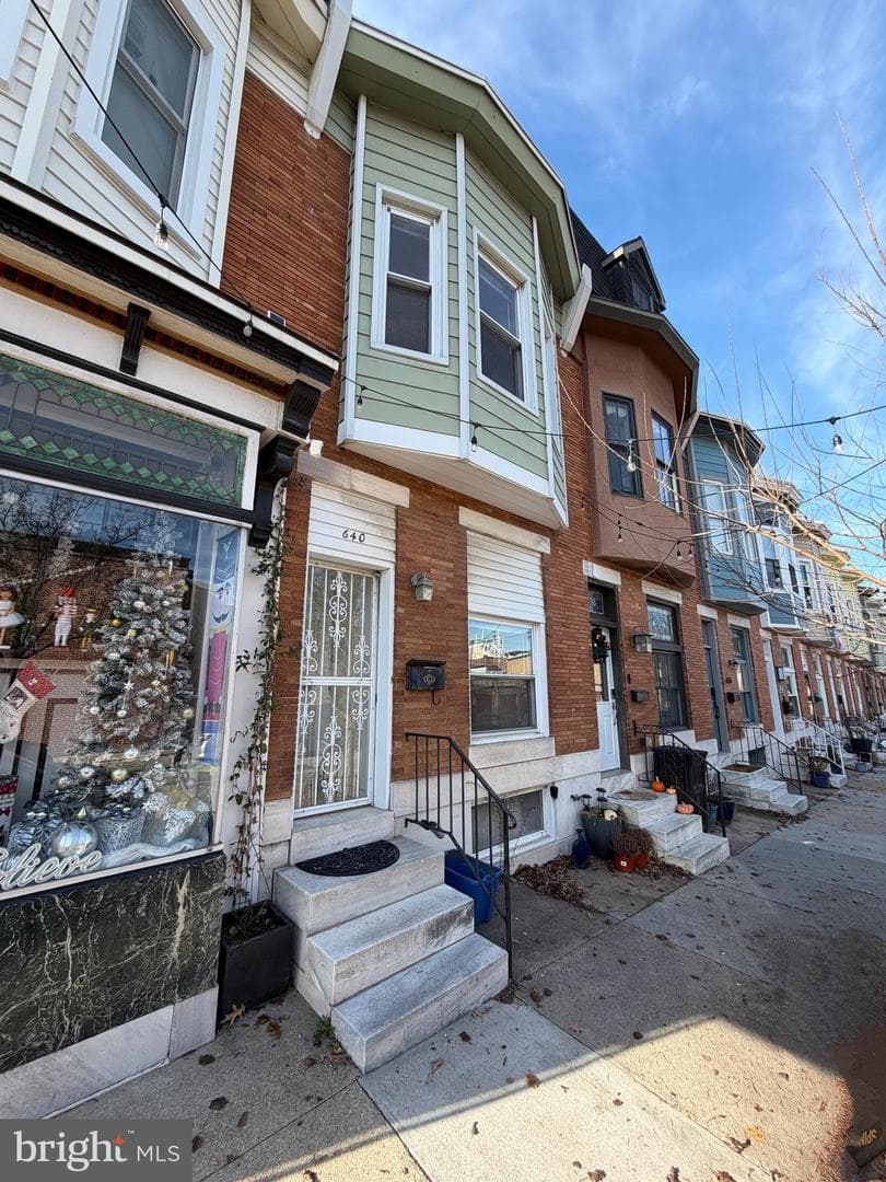 640 S Ellwood Avenue photo 33