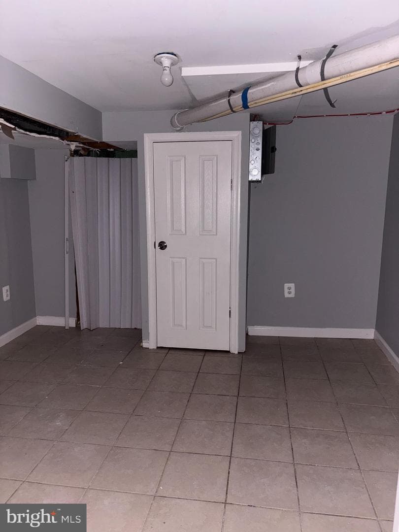 3413 Noble Street photo 33