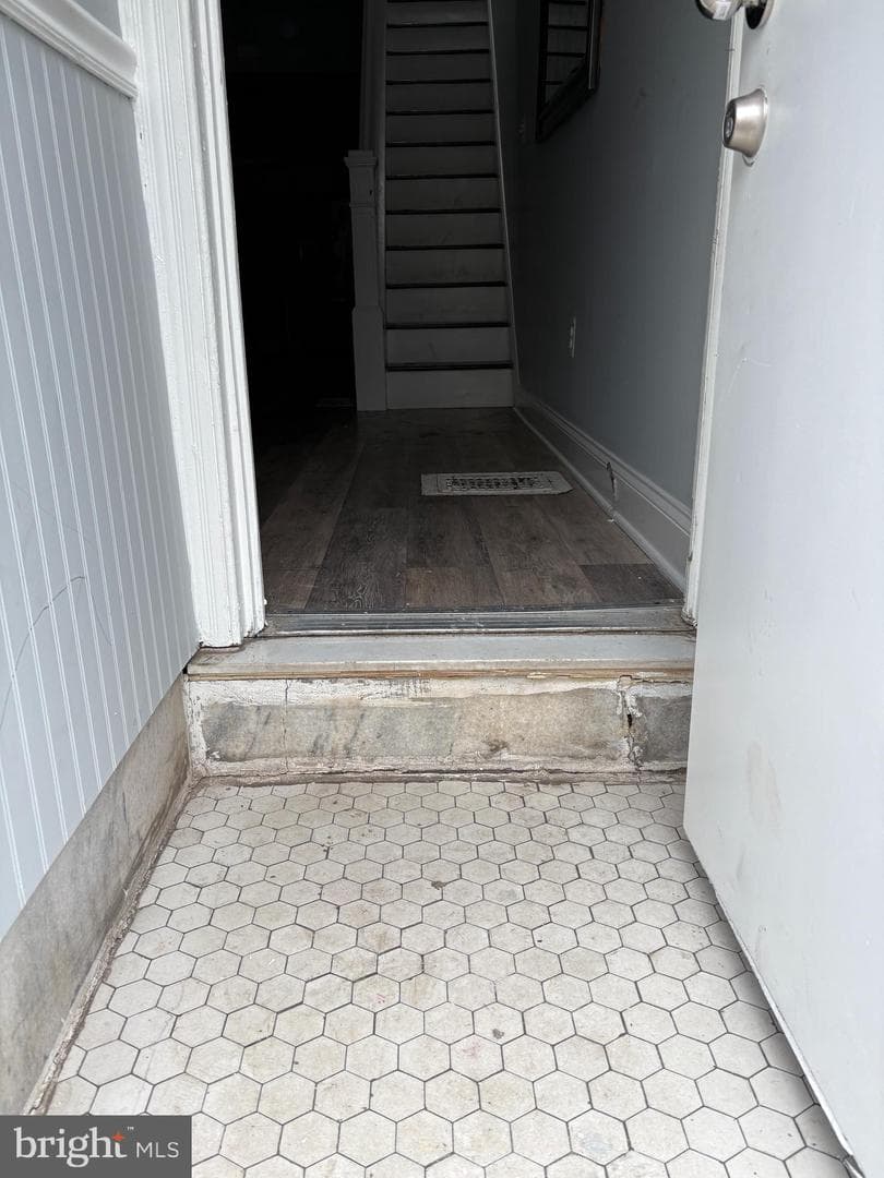 3413 Noble Street photo 4