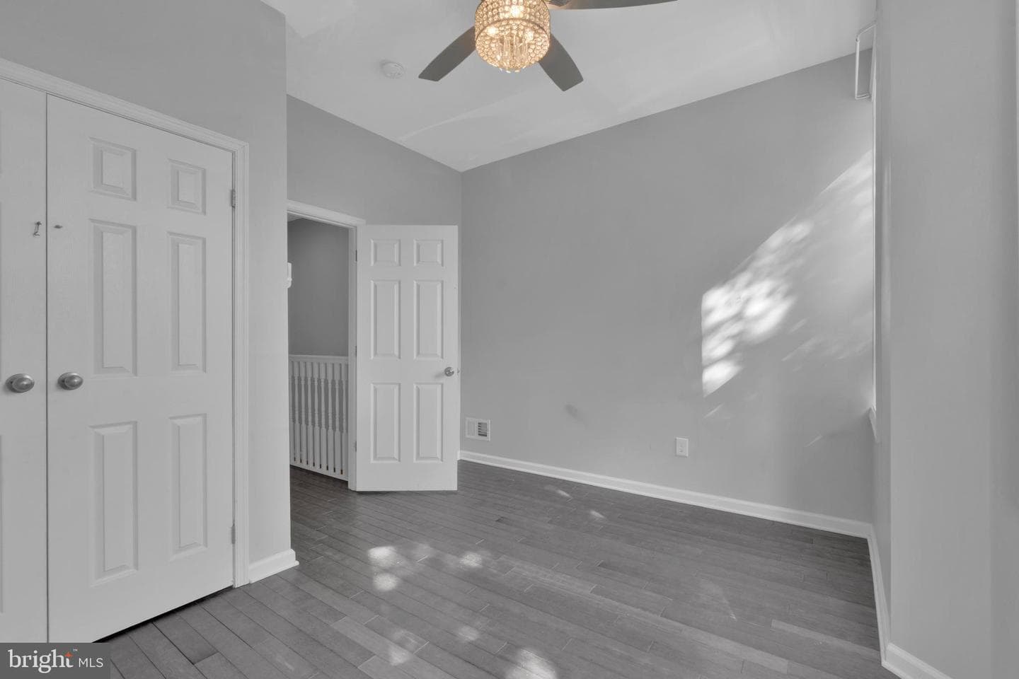 2815 Parkwood Avenue photo 39