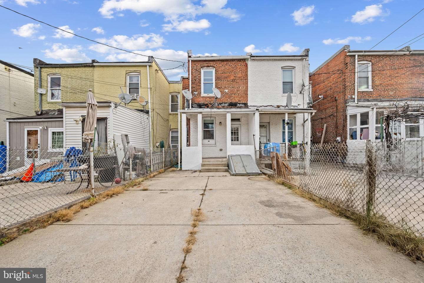 628 Savage Street S photo 32