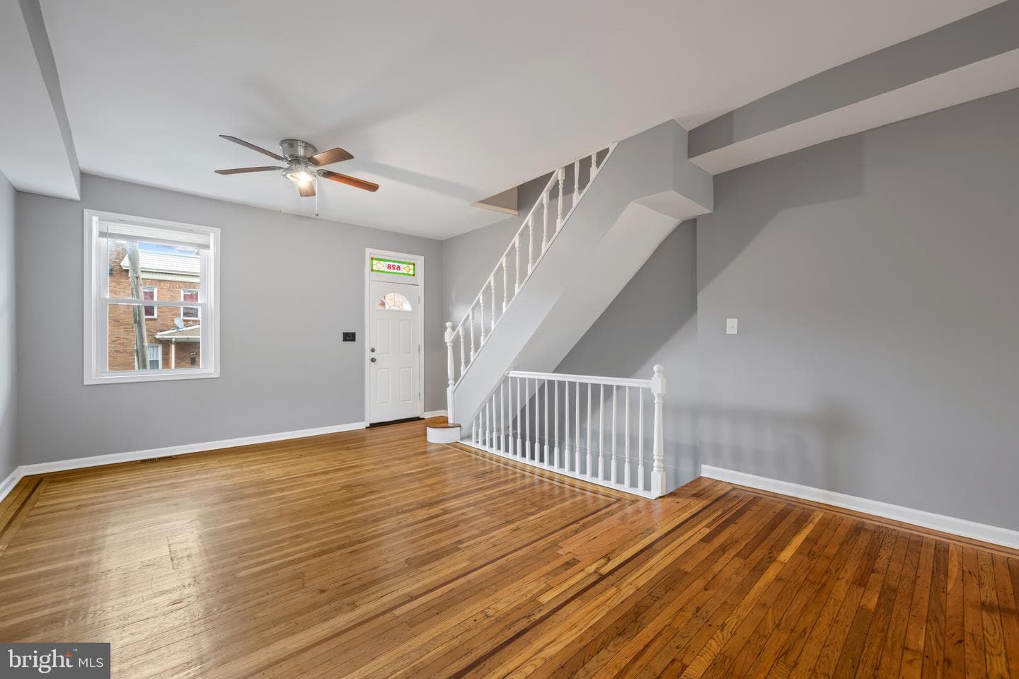 628 Savage Street S photo 5