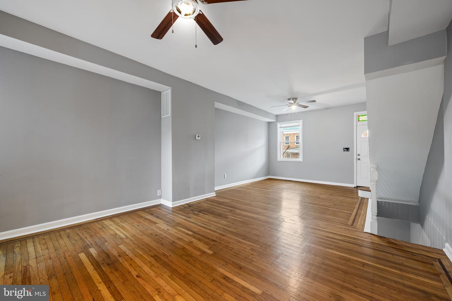 628 Savage Street S photo 8