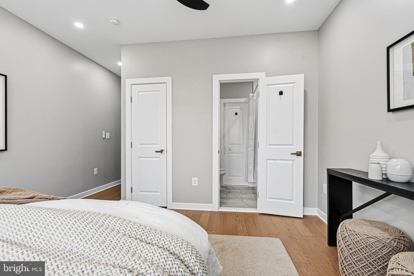 2906 Clifton Avenue photo 20