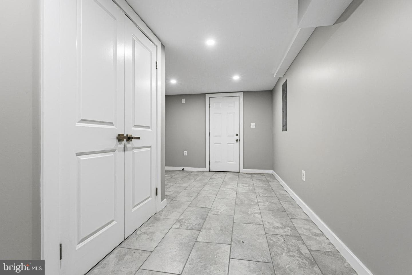 2906 Clifton Avenue photo 26