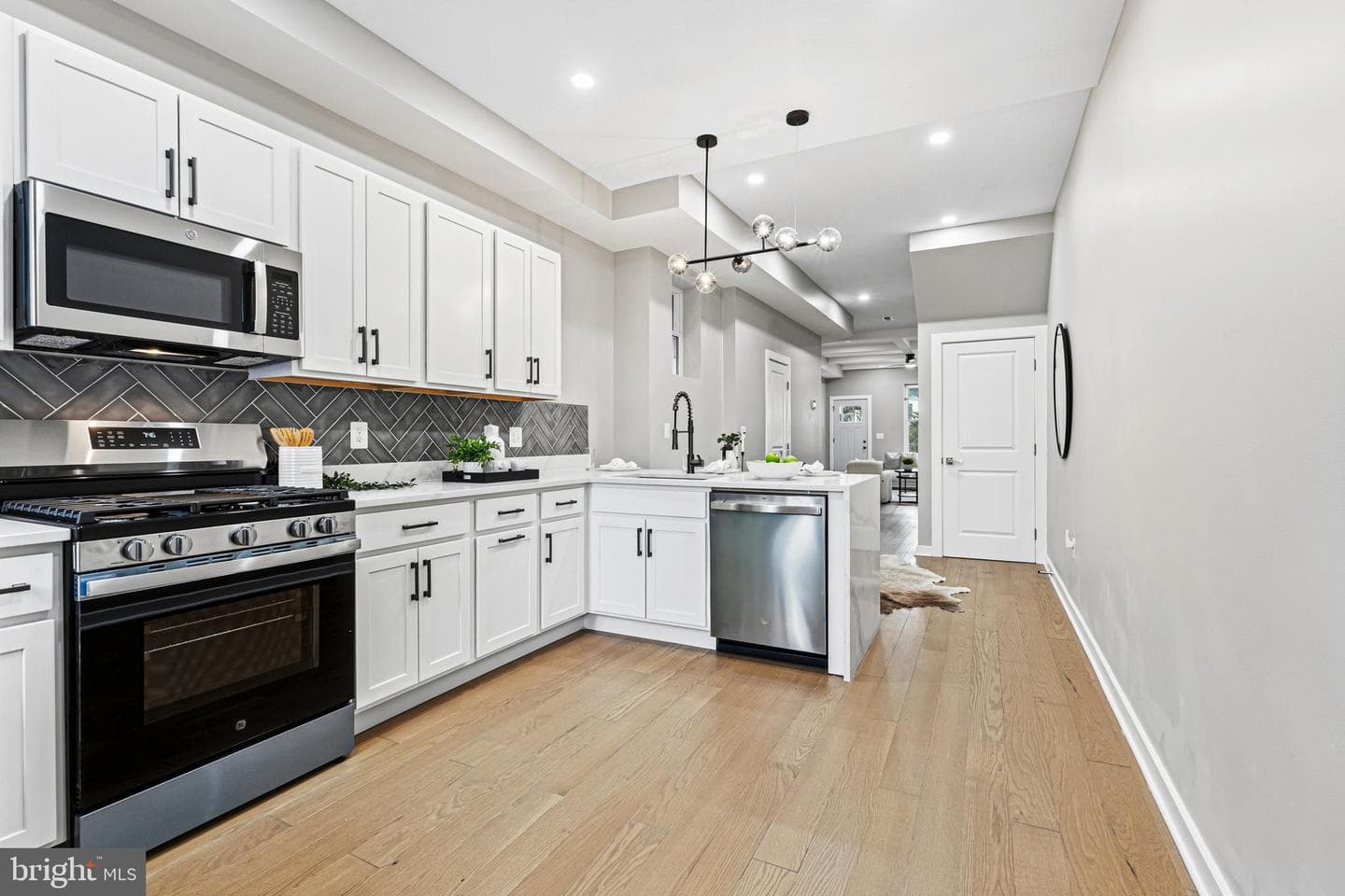 2906 Clifton Avenue photo 8