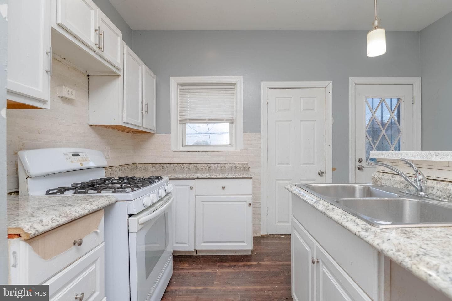 2216 W Fayette Street photo 12