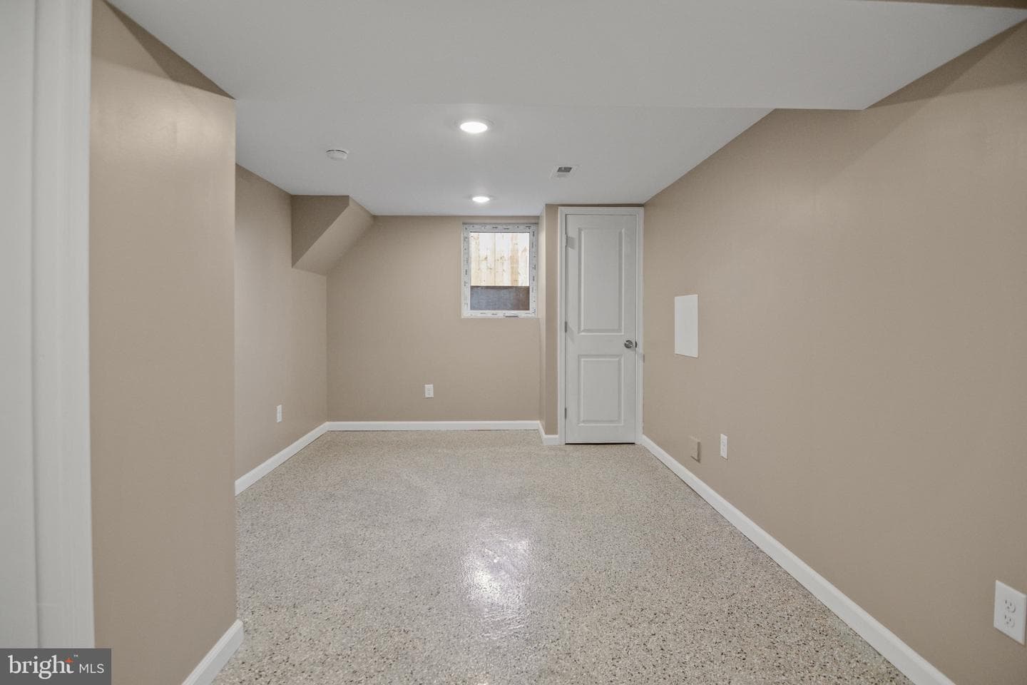 5900 Winthrope Avenue photo 20