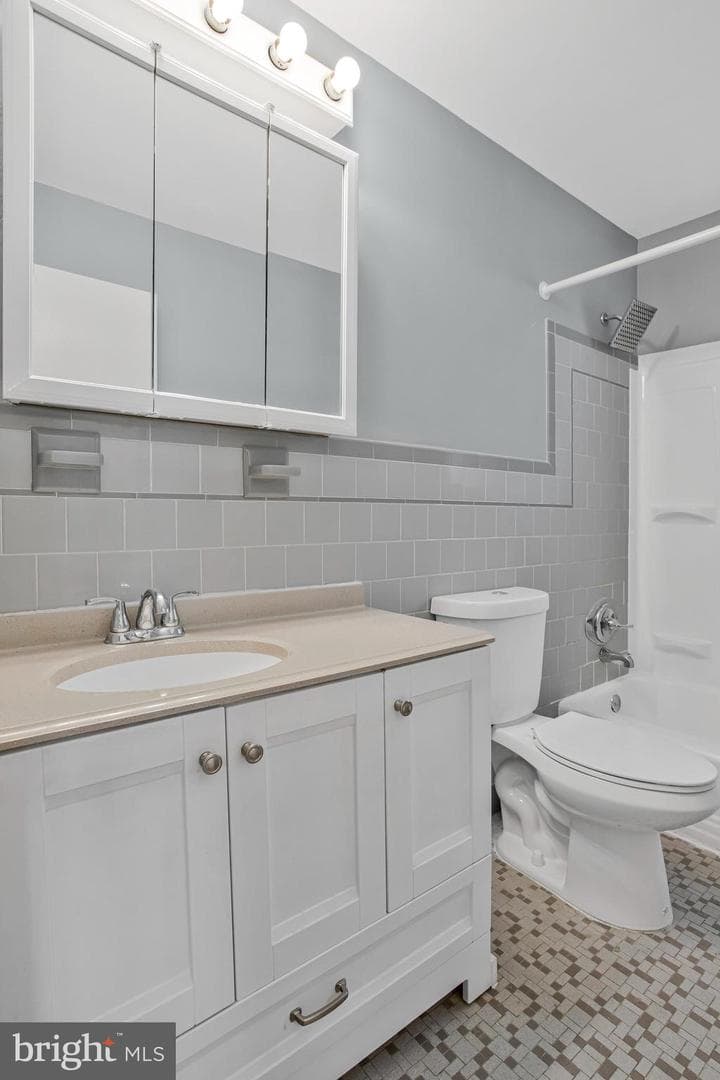 1231 Sheridan Avenue photo 20