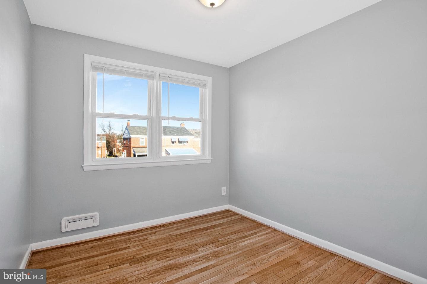 1231 Sheridan Avenue photo 22