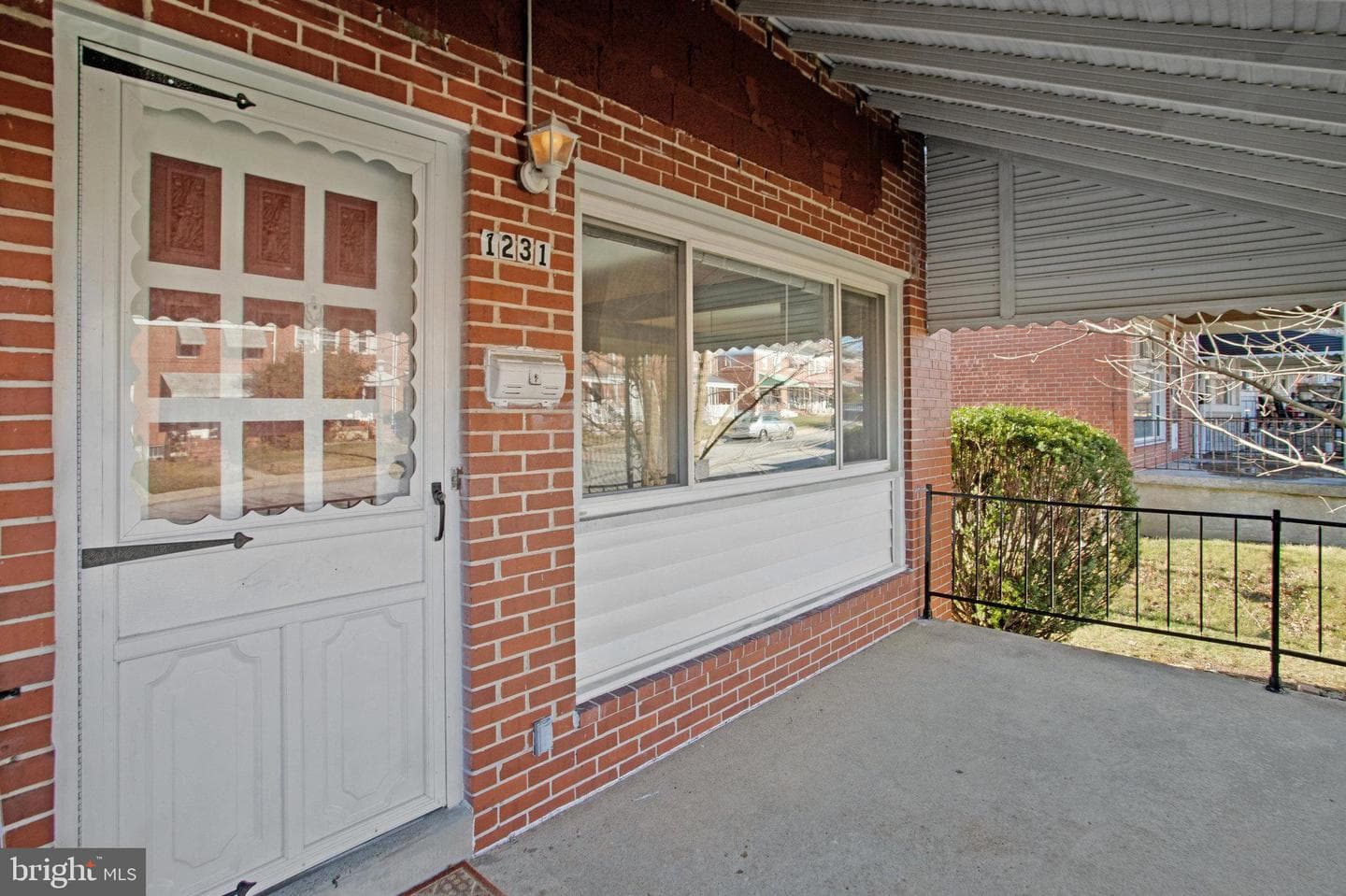 1231 Sheridan Avenue photo 3