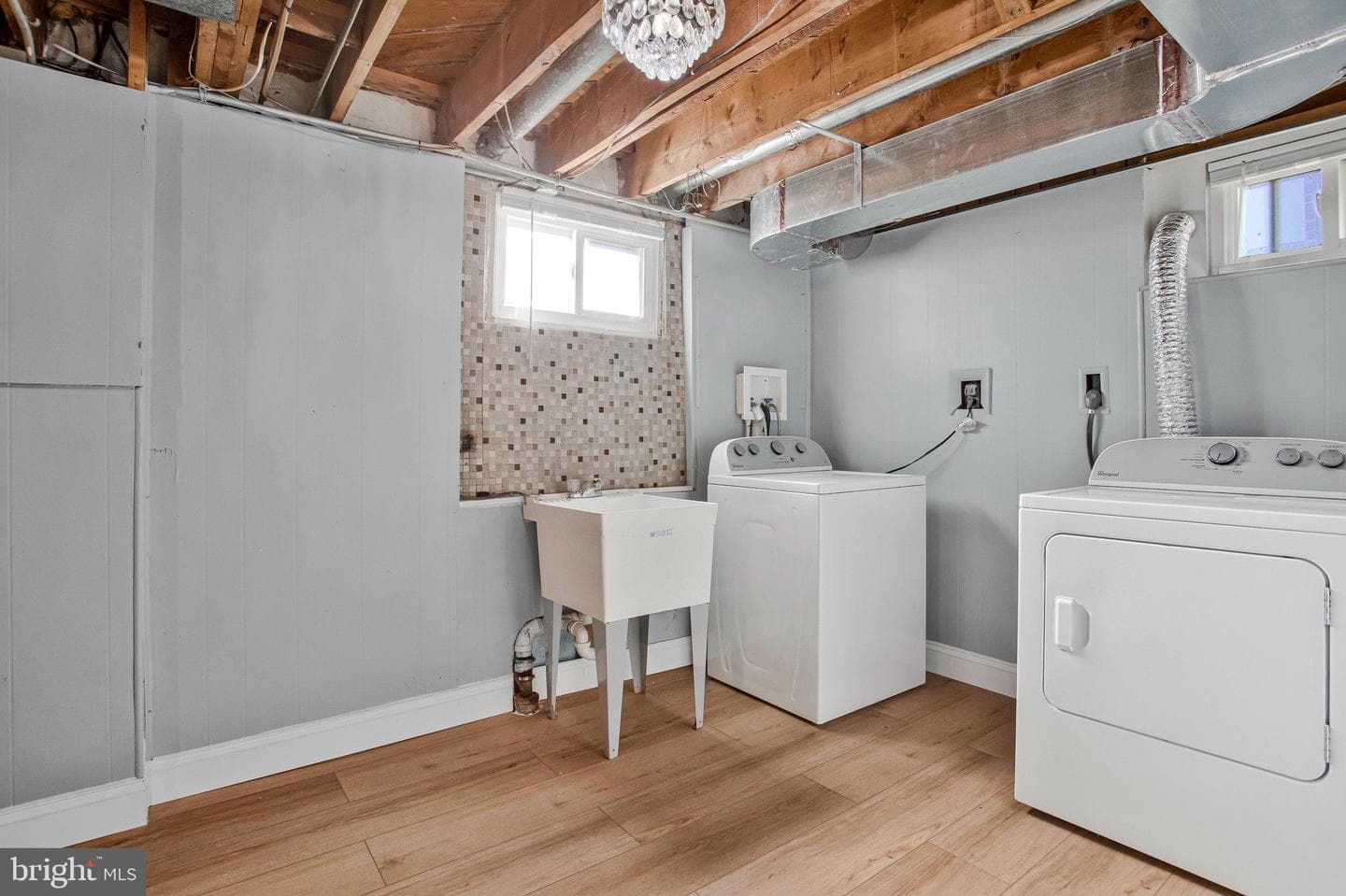 1231 Sheridan Avenue photo 32