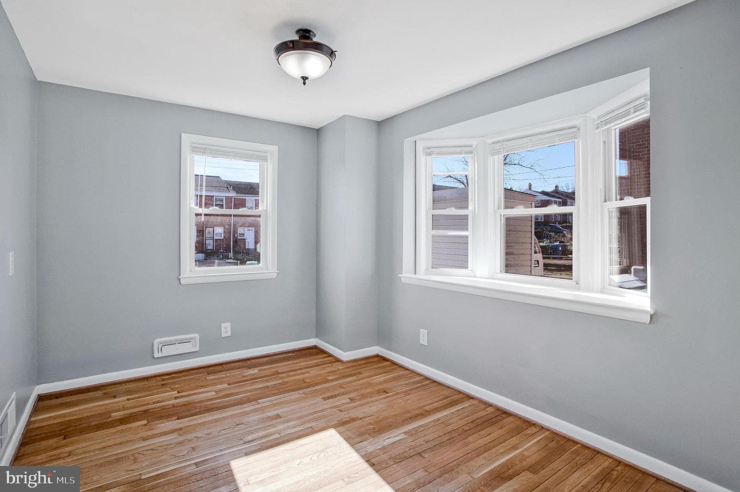 1231 Sheridan Avenue photo 9