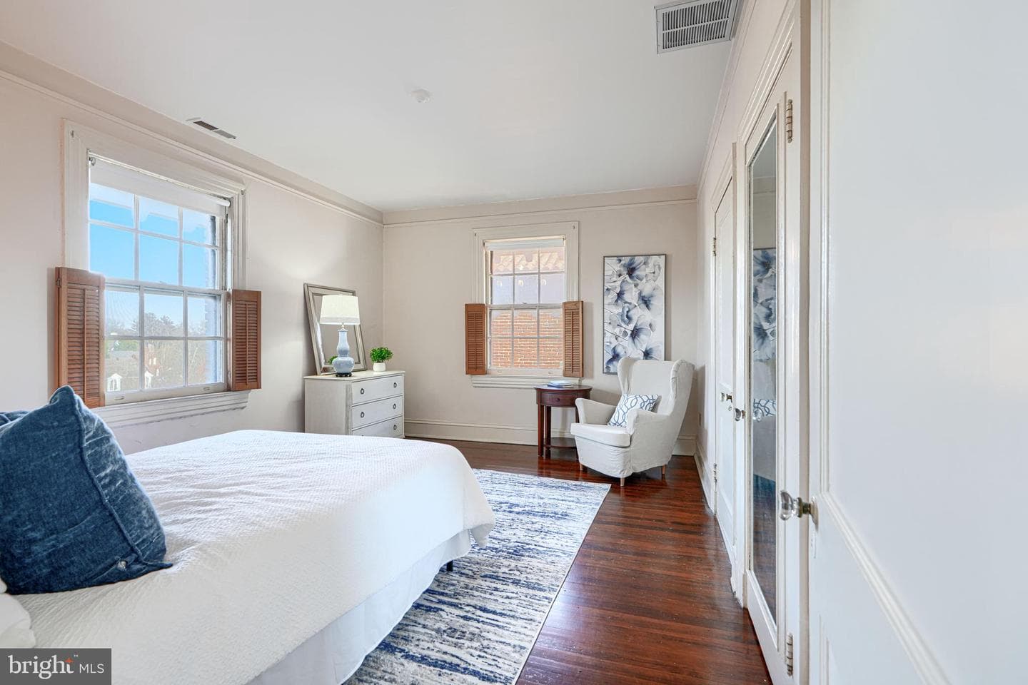 903 W University Pkwy #402 photo 7