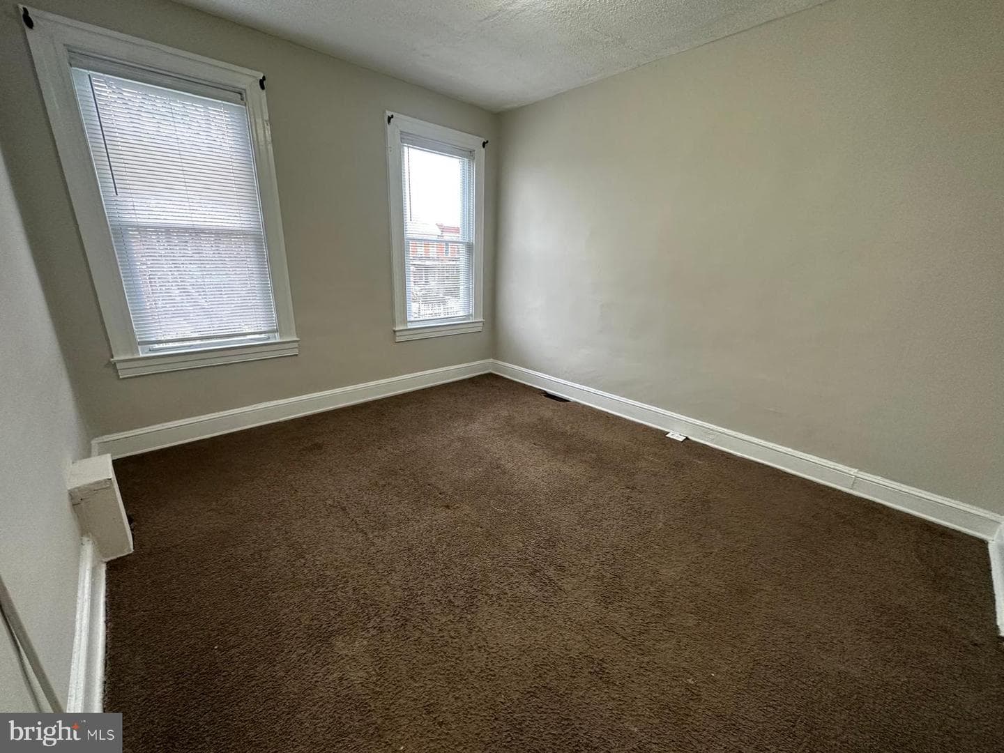 2859 W Garrison Avenue photo 11