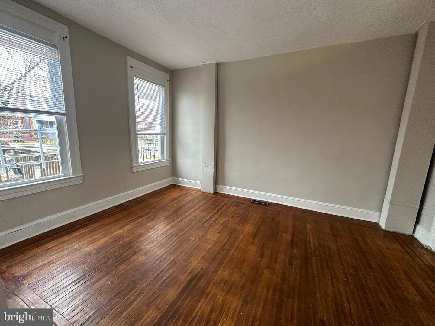 2859 W Garrison Avenue photo 22
