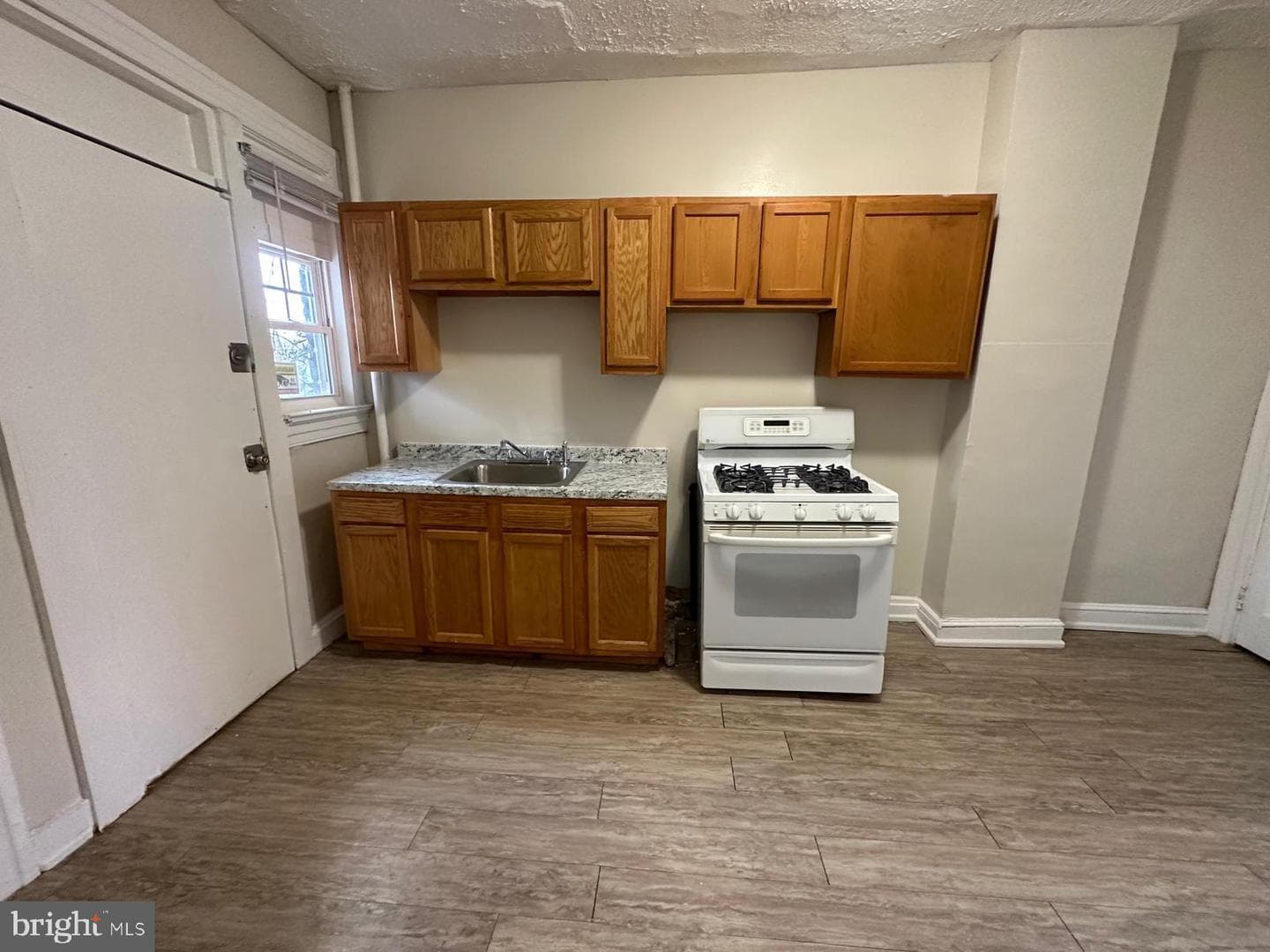 2859 W Garrison Avenue photo 5
