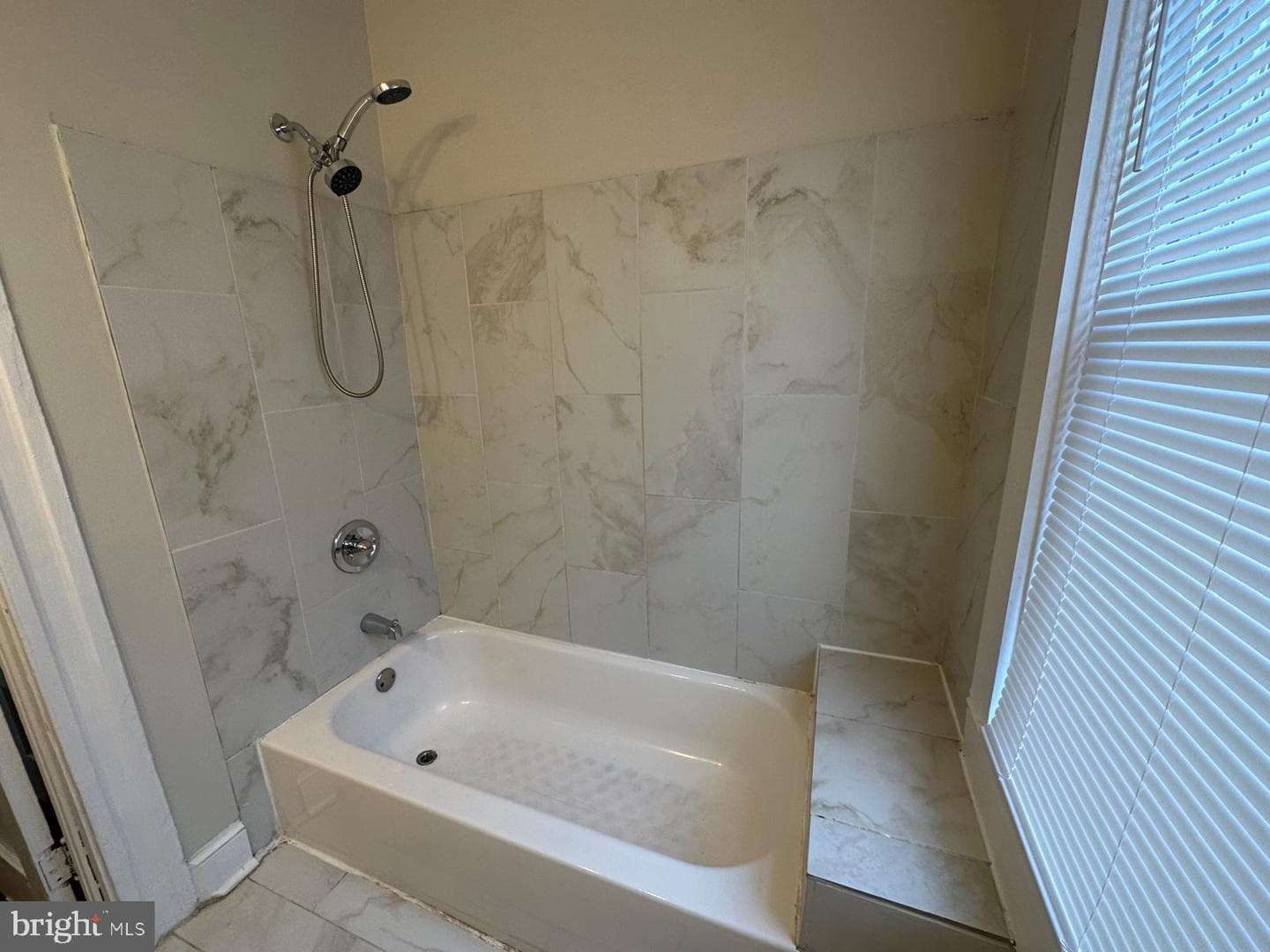 2859 W Garrison Avenue photo 7