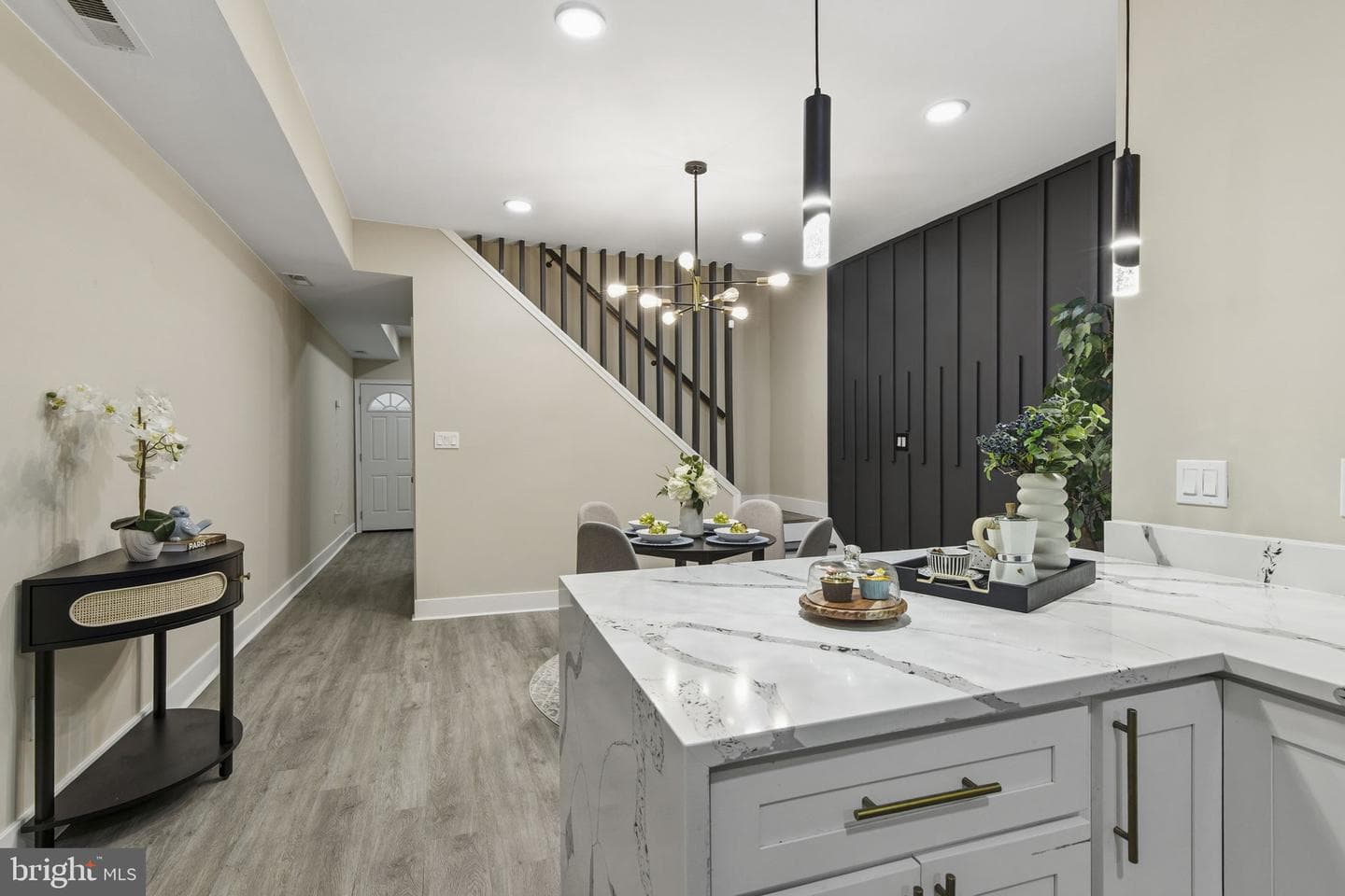 2608 Huntingdon photo 8